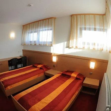 Egas Motel 3*